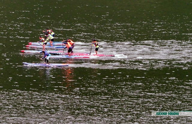 Hồ Bản Cài dậy sóng bởi các tay đua thuyền Kayak - Ảnh 8.