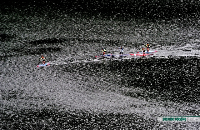 Hồ Bản Cài dậy sóng bởi các tay đua thuyền Kayak - Ảnh 12.