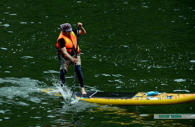 Hồ Bản Cài dậy sóng bởi các tay đua thuyền Kayak - Ảnh 18.
