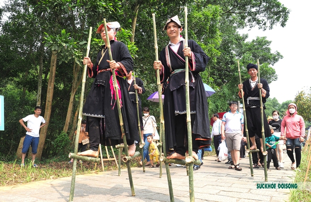 Thưởng thức chương trình dân ca, dân vũ tại “Chợ phiên vùng cao - Sơn La điểm hẹn” - Ảnh 10.