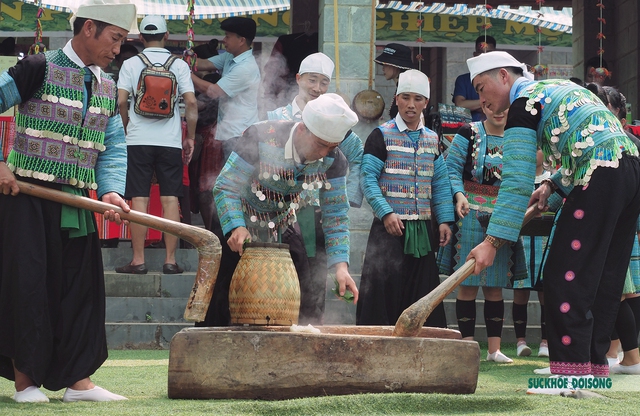 Thưởng thức chương trình dân ca, dân vũ tại “Chợ phiên vùng cao - Sơn La điểm hẹn” - Ảnh 12.