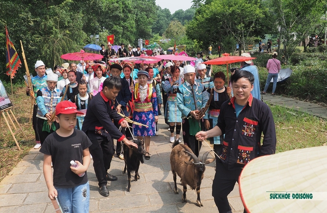 Thưởng thức chương trình dân ca, dân vũ tại “Chợ phiên vùng cao - Sơn La điểm hẹn” - Ảnh 3.