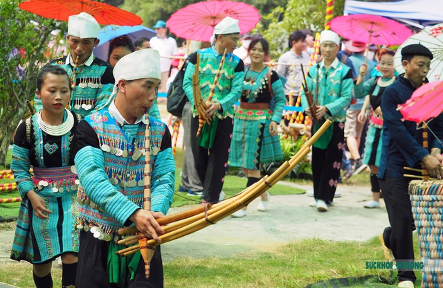 Thưởng thức chương trình dân ca, dân vũ tại “Chợ phiên vùng cao - Sơn La điểm hẹn” - Ảnh 6.