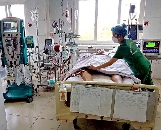 Bệnh viện HNĐK Nghệ An cứu sống bệnh nhân hậu COVID-19 bằng kỹ thuật ECMO - Ảnh 1.