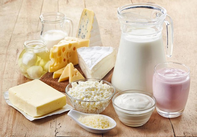 Các chế phẩm từ sữa, đặc biệt là sữa đậu nành sẽ giúp bổ sung canxi. Ảnh minh họa