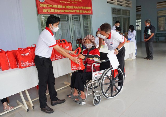 Vedan Việt Nam tổ chức khám bệnh cho người dân Đồng Nai - Ảnh 5.