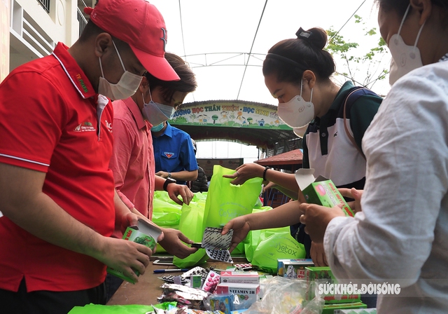 300 người dân xã Pố Lồ, Hoàng Su Phì được khám miễn phí trong chương trình “Vì sức khỏe cộng đồng” - Ảnh 10.