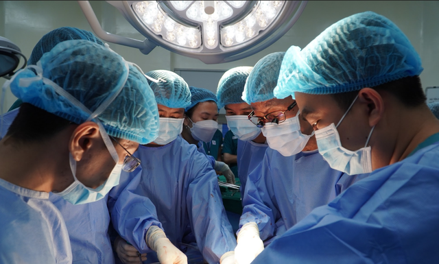 Hơn 150 nhân viên y tế của BV Chợ Rẫy và BV Nhân dân Gia Định tham gia hành trình hiến tạng - Ảnh 1.