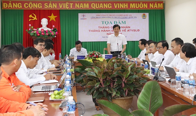 EVNNPT tọa đàm với người lao động nhân dịp Tháng Công nhân và Tháng hành động an toàn vệ sinh lao động - Ảnh 2.