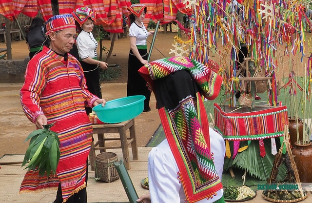 Tái hiện Lễ cầu mưa của dân tộc Thái trắng tại “Ngôi nhà chung” - Ảnh 10.