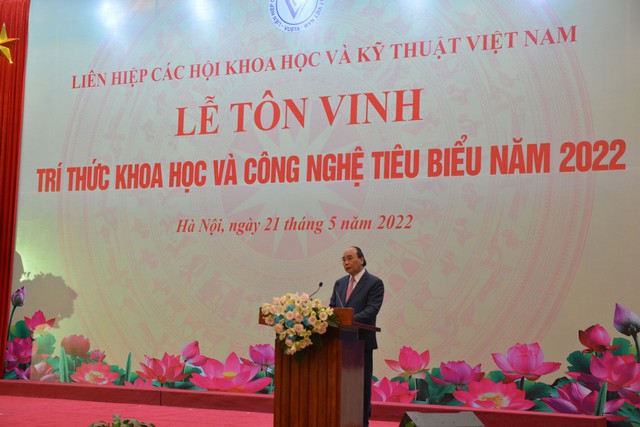 Chủ tịch nước Nguyễn Xuân Phúc: Trí thức phải miệt mài hơn nữa, sáng tạo hơn nữa - Ảnh 4.