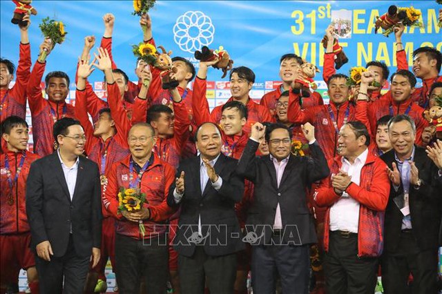 Tự hào giây phút đăng quang của U23 Việt Nam tại SEA Games 31 - Ảnh 1.