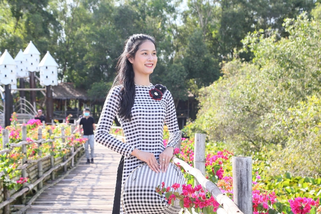 Hoa hậu Hoàn vũ Việt Nam 7