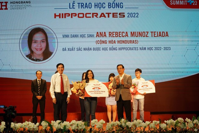 Trao học bổng Hippocrates cho các sinh viên tương lai của HIU - Ảnh 2.