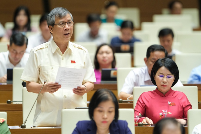 'Thiệt thòi lớn nhất đã xảy ra cho chính người bệnh, cán bộ y tế nhìn thấy và rất đau lòng' - Ảnh 3.