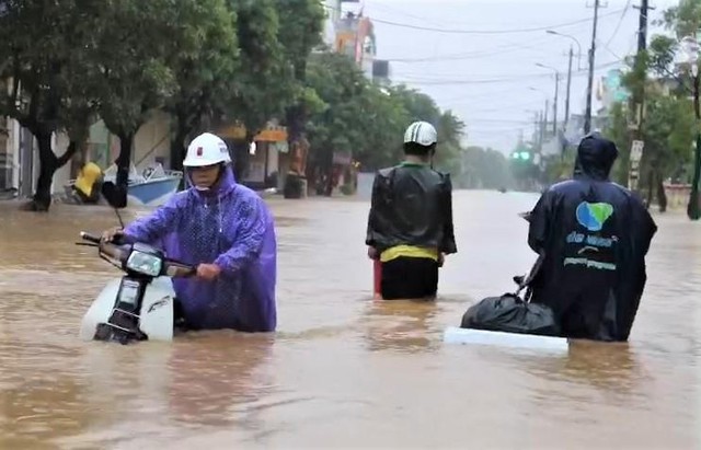 Cơ quan khí tượng cảnh báo thiên tai dồn dập vào cuối năm - Ảnh 2.