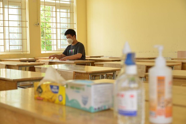 Thi vào lớp 10 tại Hà Nội: 41 thí sinh diện F0 tự nguyện tham đự kỳ thi - Ảnh 4.