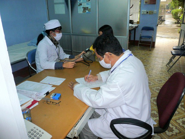 Bệnh viện YHCT Thừa Thiên Huế: Vì niềm tin và sức khỏe của nhân dân - Ảnh 1.
