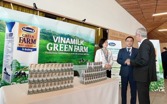 Vinamilk chia sẻ về mô hình “Green Farm” – bước tiến về phát triển bền vững của ngành sữa tại Hội nghị toàn cầu tại Pháp - Ảnh 2.