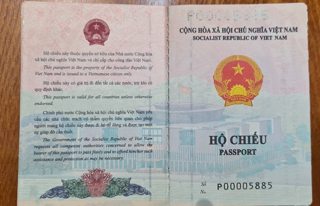 Từ hôm nay, Bộ công an cấp hộ chiếu theo mẫu mới - Ảnh 2.