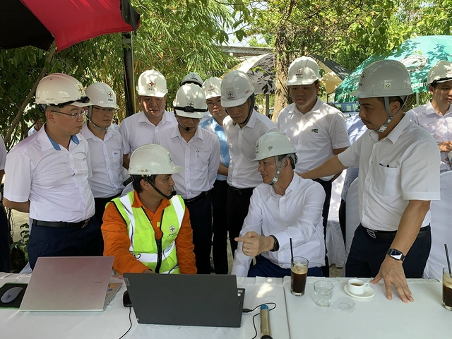 TGĐ EVN làm việc với EVNNPT và PTC2 về ứng dụng chuyển đổi số trong công tác quản lý kỹ thuật - Ảnh 6. TGĐ EVN làm việc với EVNNPT và PTC2 về ứng dụng chuyển đổi số trong công tác quản lý kỹ thuật - Ảnh 6.