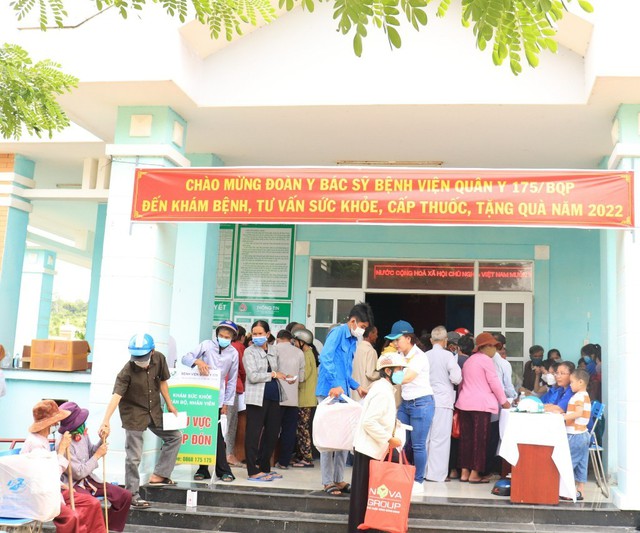 NOVAGROUP cùng Bệnh viện Quân y 175 "Chung tay vì sức khỏe cộng đồng" - Ảnh 2. NOVAGROUP cùng Bệnh viện Quân y 175 "Chung tay vì sức khỏe cộng đồng" - Ảnh 2.