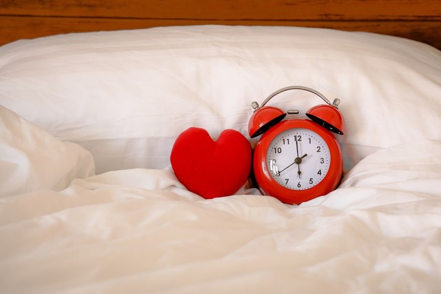 Giấc ngủ có tác động cụ thể như thế nào tới sức khỏe tim mạch? - Ảnh 1.