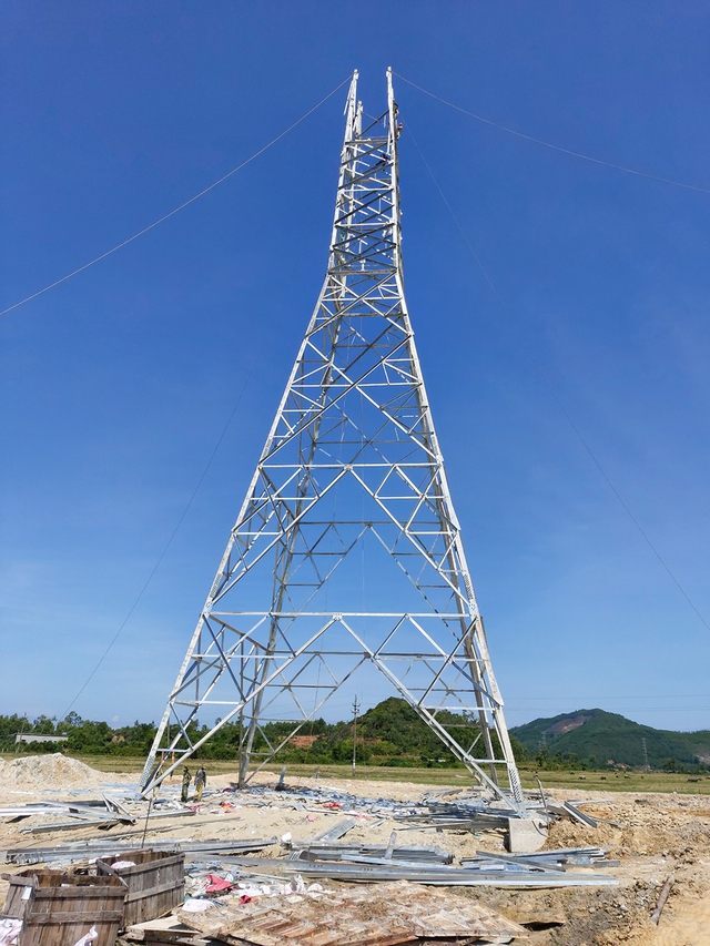 Quyết tâm hoàn thành toàn bộ dự án đường dây 500kV mạch 3 trong tháng 7/2022 - Ảnh 2.