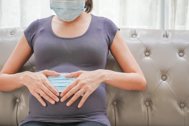 Thêm bằng chứng về nguy cơ COVID-19 gây hậu quả nghiêm trọng ở phụ nữ mang thai - Ảnh 1.