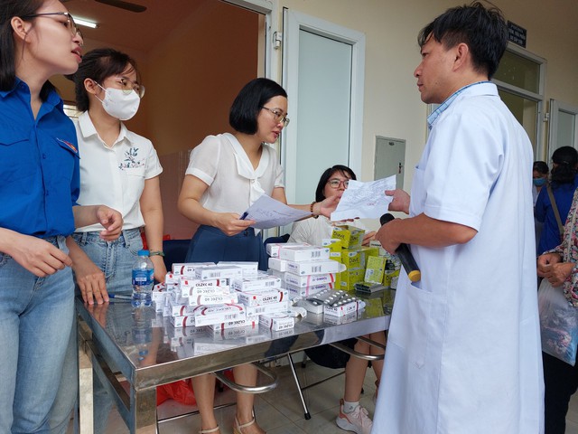 Đoàn Thanh niên Bộ Y tế thăm khám sức khỏe cho bà con vùng sâu, vùng xa - Ảnh 6.