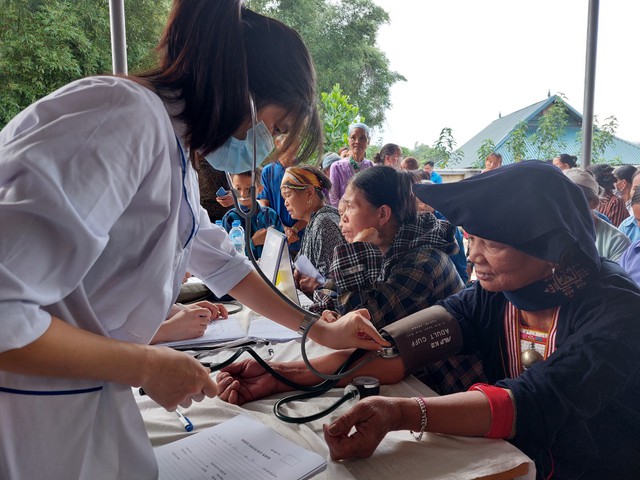 Đoàn Thanh niên Bộ Y tế thăm khám sức khỏe cho bà con vùng sâu, vùng xa - Ảnh 21.