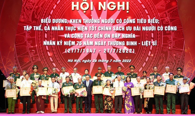 Hà Nội tri ân người có công tiêu biểu dịp kỷ niệm 75 năm Ngày Thương binh – Liệt sĩ - Ảnh 5.