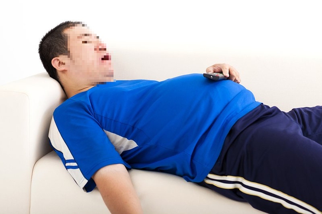 Vì sao người bị hội chứng ngừng thở khi ngủ cần giảm cân? - Ảnh 2.