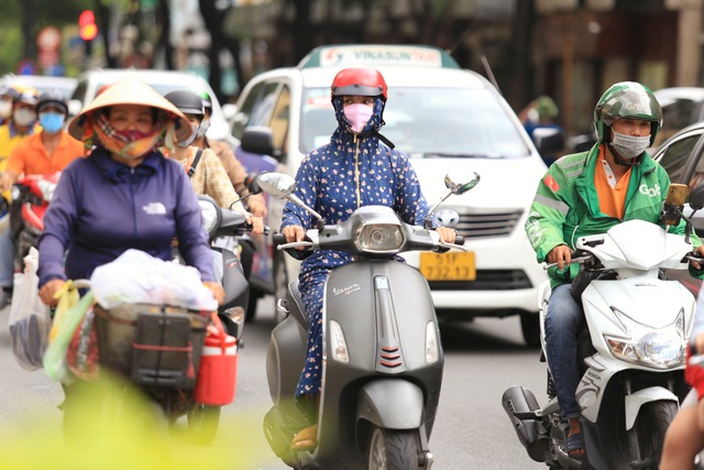 Thời tiết ngày 27/7, Bắc Bộ và Trung Bộ nắng nóng, Tây Nguyên và Nam Bộ có mưa - Ảnh 1.