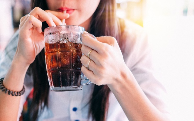 Lạm dụng đồ uống có đường làm tăng 73% nguy cơ mắc ung thư gan - Ảnh 2.