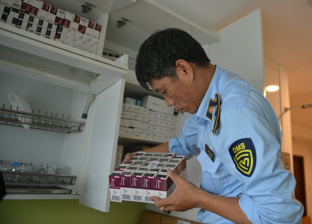 Thuê căn hộ chung cư cao cấp ở Hà Nội, mua thuốc chữa bệnh trôi nổi để bán kiếm lời - Ảnh 3.