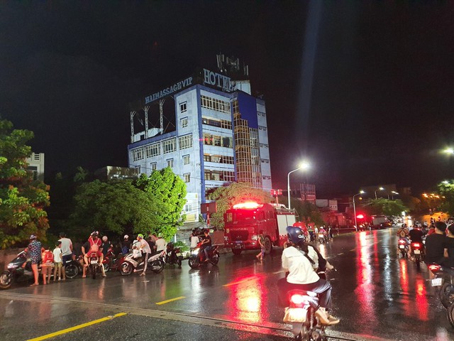 Hải Phòng: Cận cảnh khối nhà thuộc khách sạn Hải Yến bị đổ sập trong đêm  - Ảnh 5.