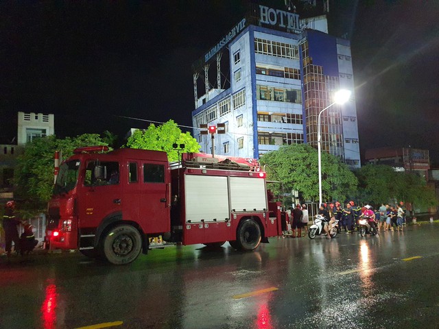 Hải Phòng: Cận cảnh khối nhà thuộc khách sạn Hải Yến bị đổ sập trong đêm  - Ảnh 7.