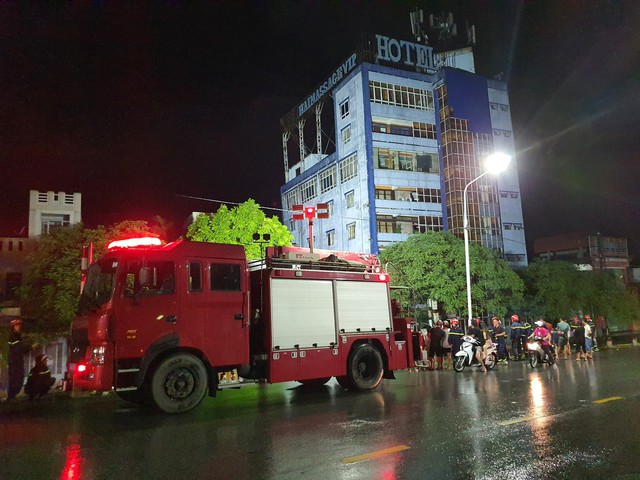 Hải Phòng: Cận cảnh khối nhà thuộc khách sạn Hải Yến bị đổ sập trong đêm  - Ảnh 10.