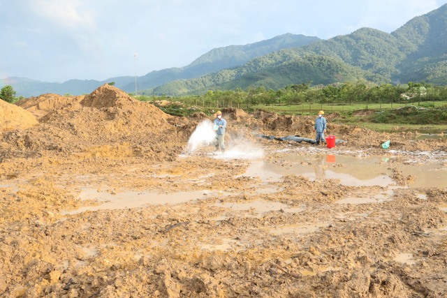 Cận cảnh quá trình xử lý ô nhiễm dioxin tại huyện vùng cao Thừa Thiên Huế - Ảnh 8.