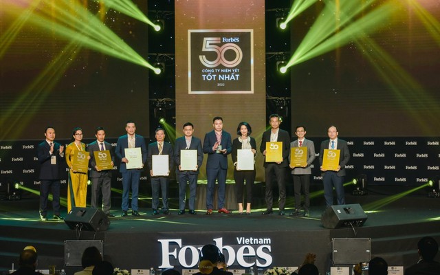 Vinamilk – 10 năm liền góp mặt trong top 50 doanh nghiệp niêm yết tốt nhất của Forbes Việt Nam - Ảnh 2.