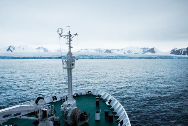 Lõi băng kéo lên từ Nam cực chứa không khí từ 5 triệu năm trước - Ảnh 2.