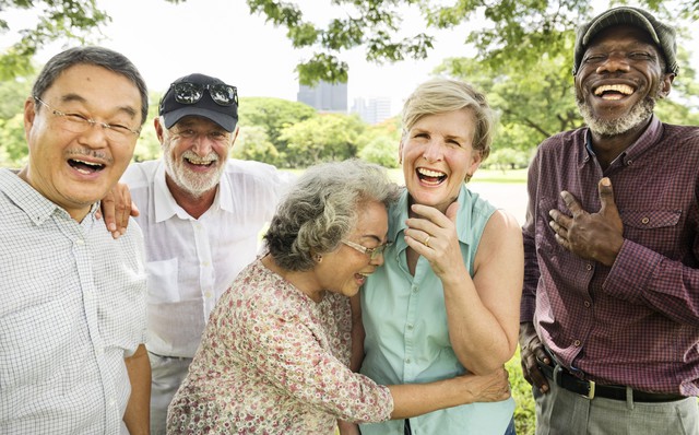 Các nhà khoa học bật mí 9 bí quyết để sống lâu hơn, hạnh phúc hơn - Ảnh 1.