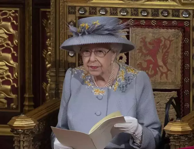 Bí quyết chống lão hóa, trẻ lâu của Nữ hoàng Anh Elizabeth II - Ảnh 12.