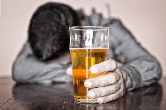 Những người nghiện rượu mạn tính, ngưng rượu họ sẽ bị rối loạn về thần kinh và tim mạch.