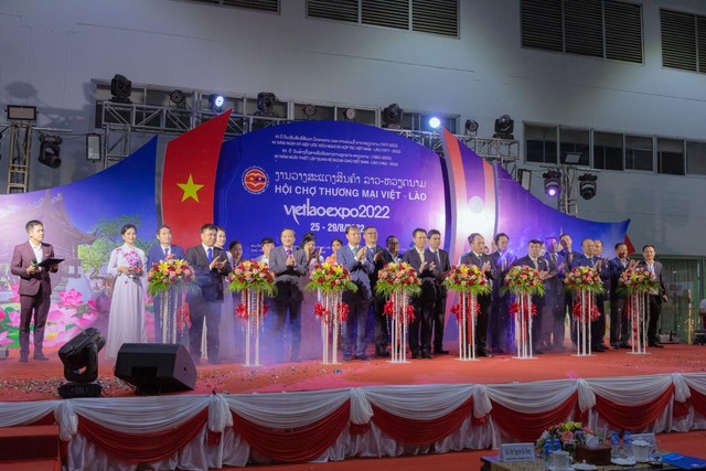TPCare tham gia hội chợ thương mại Việt Lào 2022 - Ảnh 1.