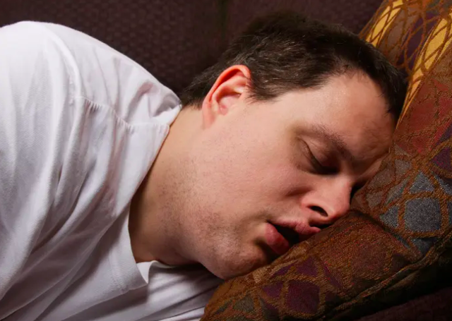 Nghiên cứu mới: Những người ngủ ngáy có nhiều khả năng bị ung thư hơn - Ảnh 1.