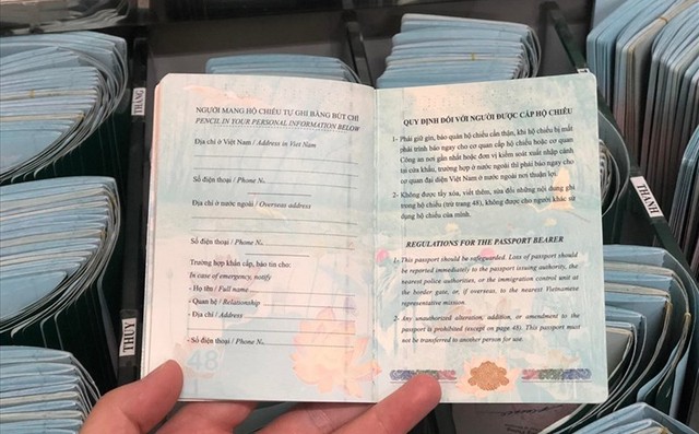 Bộ Công an: Miễn lệ phí đối với việc bị chú 'nơi sinh' vào hộ chiếu mẫu mới - Ảnh 2.