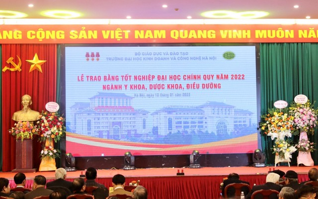 Khóa sinh viên Y khoa đầu tiên tại Trường ĐH Kinh doanh Công nghệ Hà Nội tốt nghiệp - Ảnh 4.