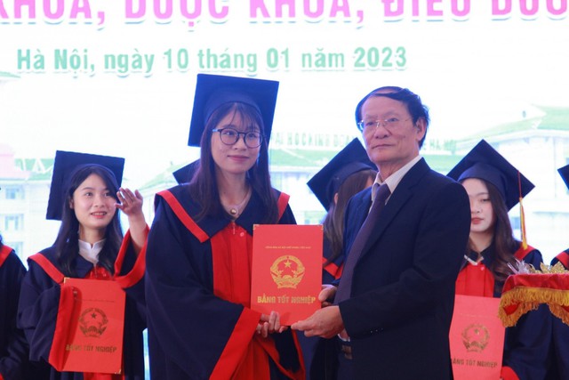 Khóa sinh viên Y khoa đầu tiên tại Trường ĐH Kinh doanh Công nghệ Hà Nội tốt nghiệp - Ảnh 6.
